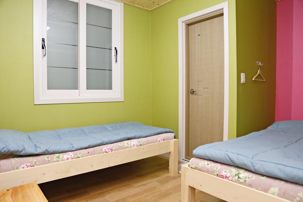 Op 102 Guesthouse Gyeongju Esterno foto